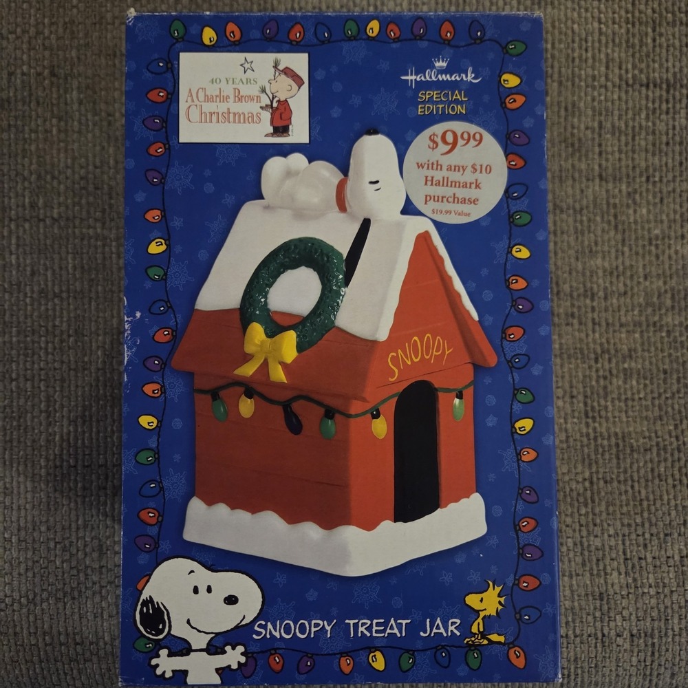 NEW Hallmark Special Edition Peanuts Snoopy Treat Jar Cookie Jar Christmas